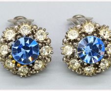 Vintage Signed Sphinx Diamante CLip On Earrings