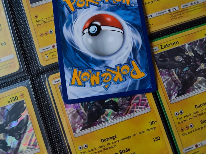 Raikou ! Holo Rare ! from Shining Legends Set ! 2017 ! Pokemon Card !