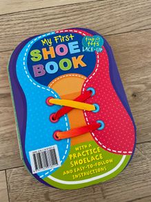 My first shoe book - igloobooks, childrens book with laces