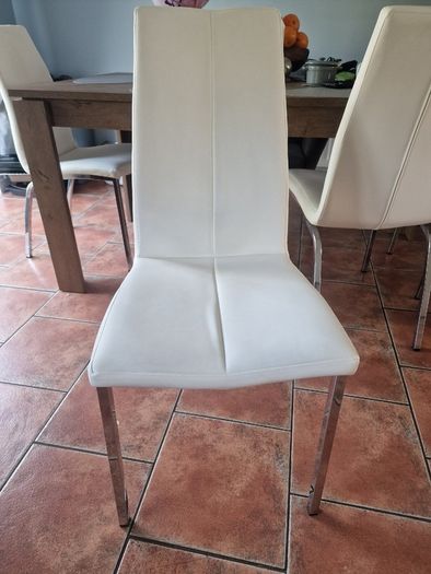 Dining table and 4 chairs set