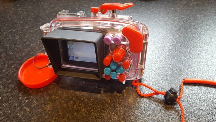 Camera with waterproof case up to 50m depth