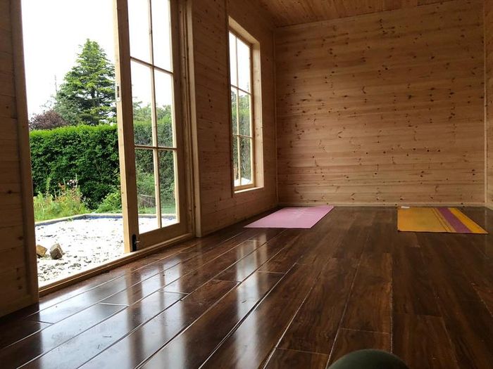 Timber floor fitter