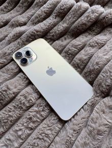PERFECT Condition iPhone 13 Pro Max and Accessories