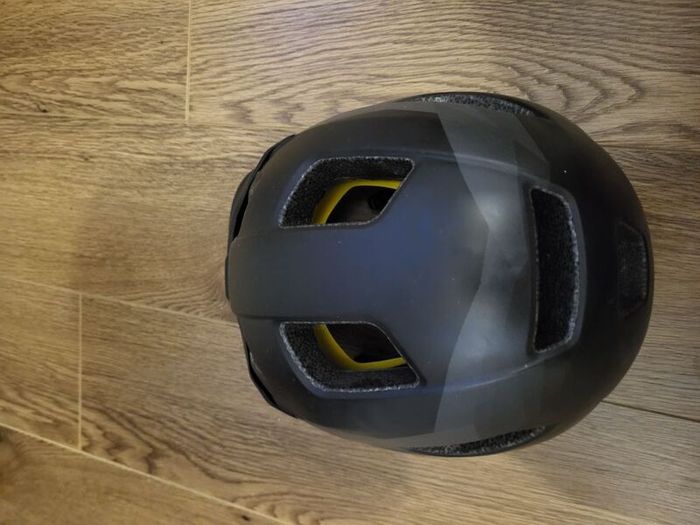 Bicycle helmet