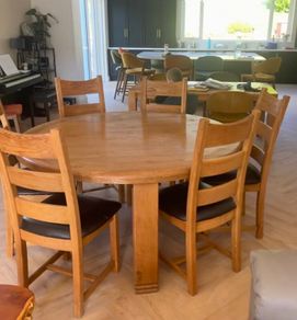 Oak Table and 6 chairs