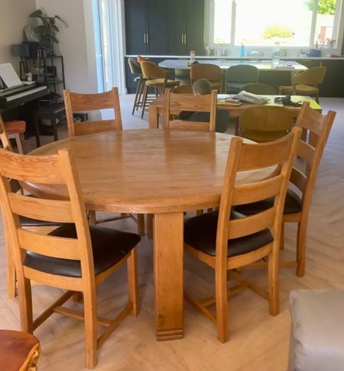 Round Table and 6 chairs