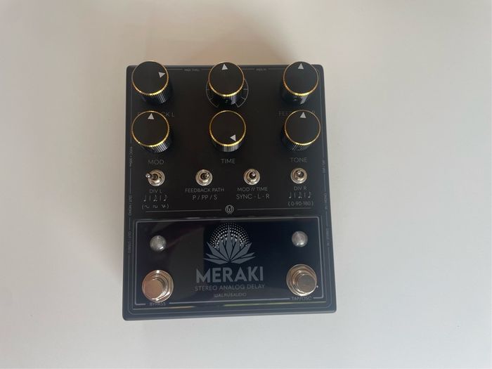 Walrus Audio Meraki Stereo Analog Delay - Limited Black Edition - Mint