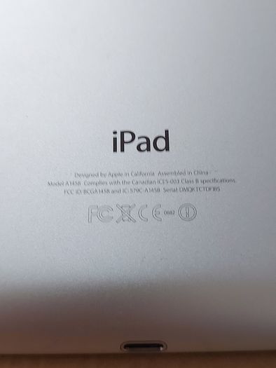 Apple Ipad 4, A1458, 16GB, with over 20 childrens movies for their entertainment, Excellent Battery