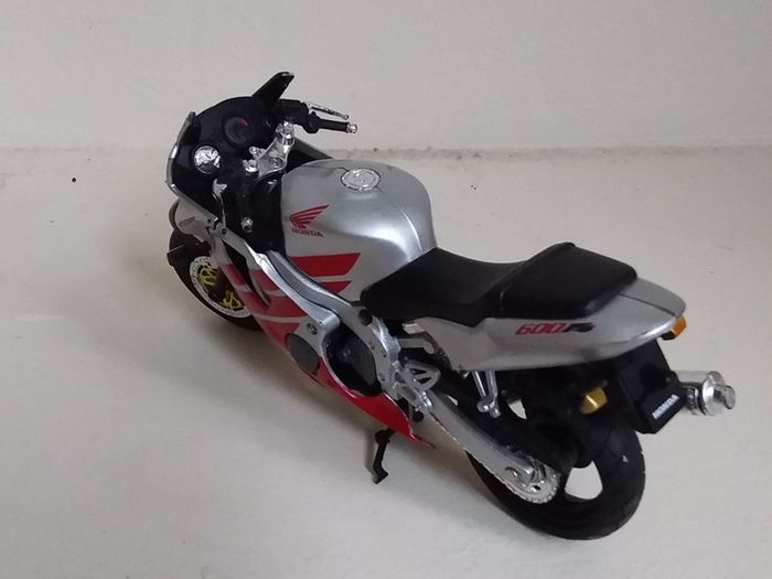 Honda CBR 600 F4 Model Motorcycle