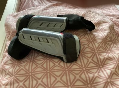 Nike shin guards age 4/6