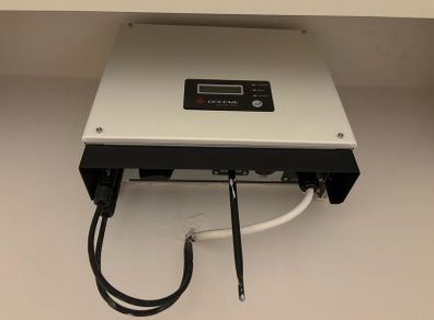 GoodWe 1kW Solar Inverter (GW1000-NS) - Excellent Condition