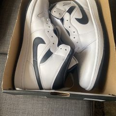 Jordan hi tops runners