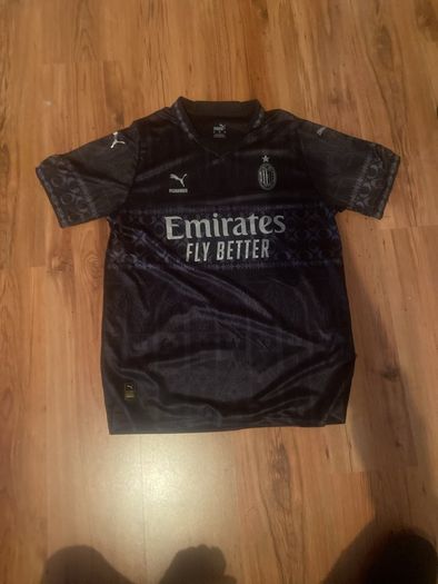 AC Milan 2024 anniversary jersey. Size: XL mens
