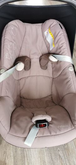 Maxi Cosi Pebble car seat