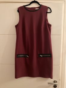 Esprit Burgundy Pinny