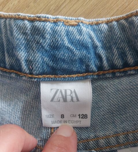 Brand new ripped Zara girls jeans - size 8 years