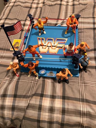 WWF Hasbro ring, 1 boxed used and 1 loose used + figures