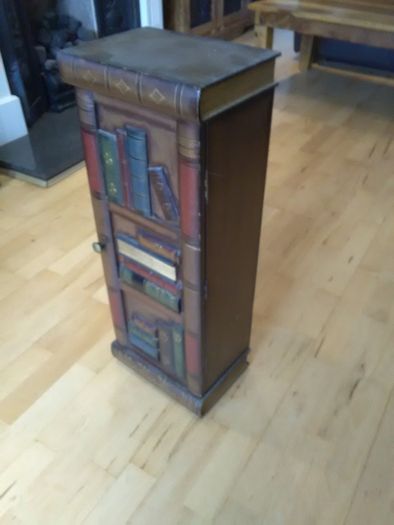 Bookcase style CD/Dvd box set