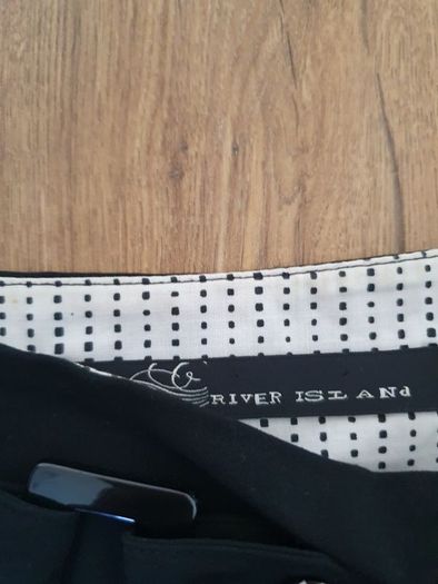 River Island size 8 skirt
