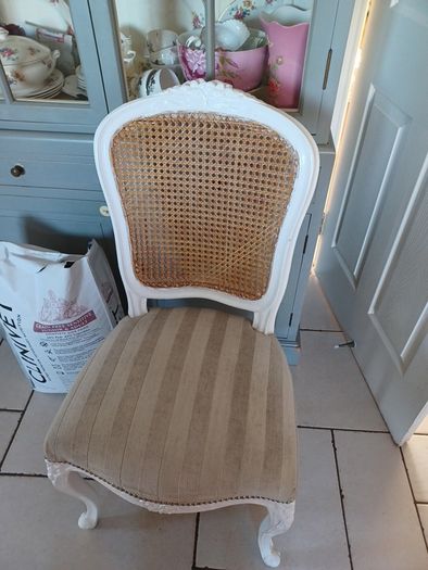 furniture4 French style chairs