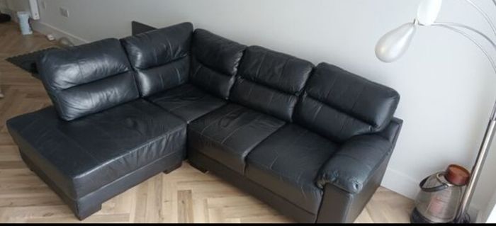 L shaped leather Sofa 4 seat compact