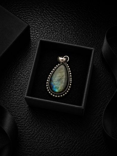Vintage 925 Sterling Silver Labradorite Pendant