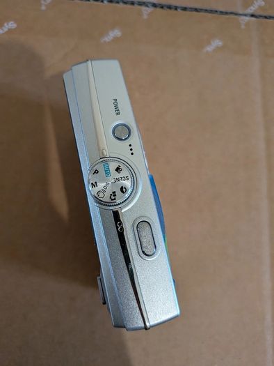 Samsung VLUU L100 Digital Camera