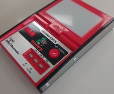 1983 Nintendo bombs away with box