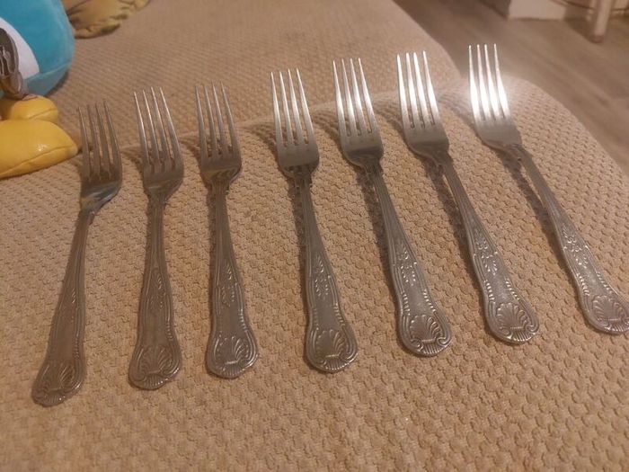 Tin of old Cutlery