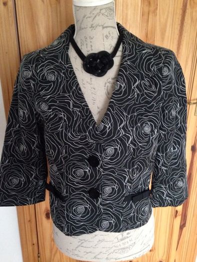 Wallis black & white short jacket, fab on