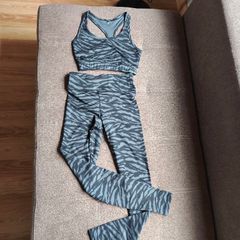 Black Zebra Print High Waist Sports Leggings and Cropped Top, size S  NEW LOOK