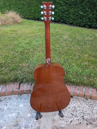 Yamaha F310 Acoustic Guitar