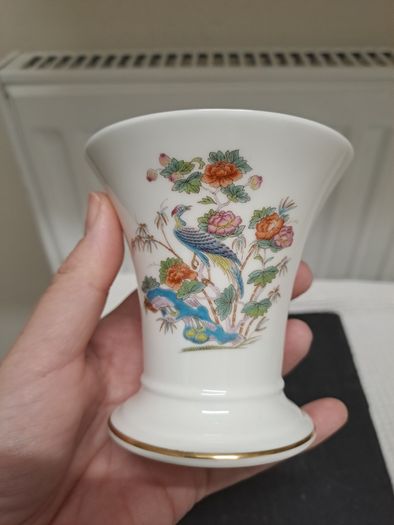 Wedgwood Kutani Crane Bone China Vase
