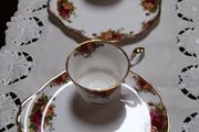 Royal Albert Country Roses 2 "tennis sets"