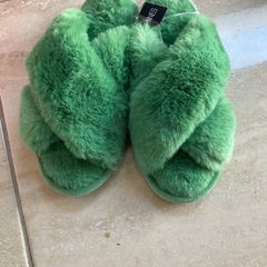 slippers