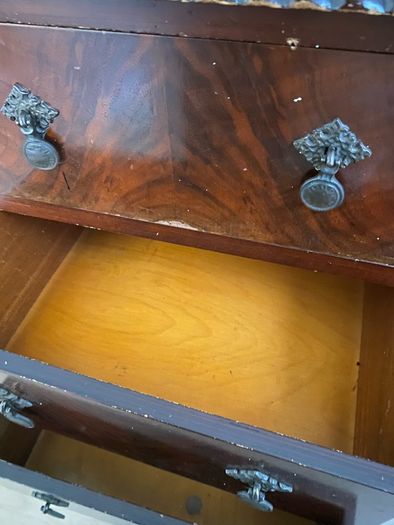 Vintage Mahogany Sideboard / Cabinet