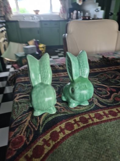 10cm high Pair of Art Deco Mid Century Vintage Original Sylvac Bunnies