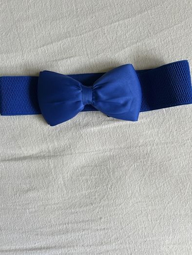 Blue elastic belt with bow