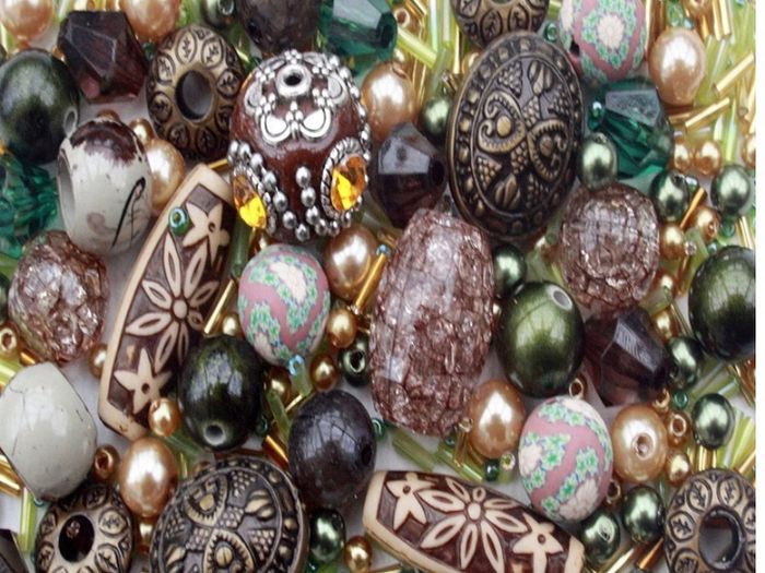 Approx 1000 Jewellery Beads 250g includes 3 x sets of Jade, Orange & Brown Green Jewellery Making Mixed Beads (FREE POSTAGE)