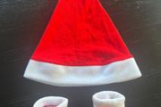 Baby Santa hat &amp; socks Sz 0-6 mths EUC