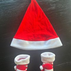 Baby Santa hat & socks Sz 0-6 mths EUC