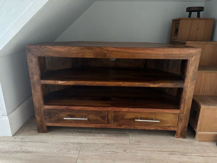 corner TV unit