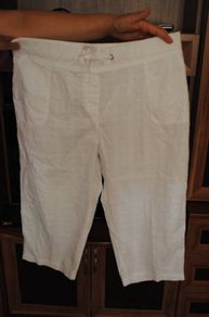 Bm white crop below the knee trousers size UK18 EU46 Postage included