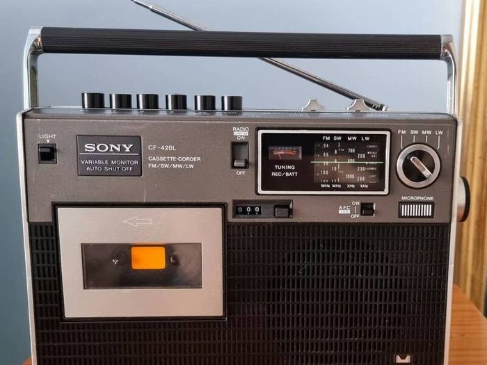 Sony CF-420L, Cassette-Corder, 4 Bands Radio, Sony Corporation; Tokyo, 1978, good working order.