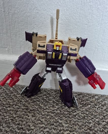 Transformers Legacy Blitzwing