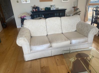 3 and2 seater sofa and armchair. Great condition. Removable cushion covers. Light cream damask material
