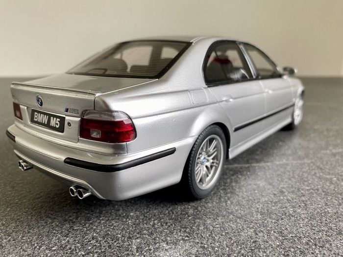 BMW M5 e39 Ottomobile 1/18 New in Box