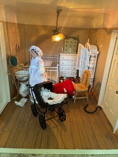 Stunning Georgian Dolls house