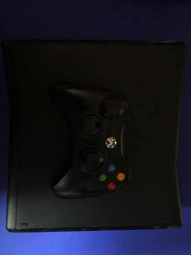 Xbox 360 s console with controller