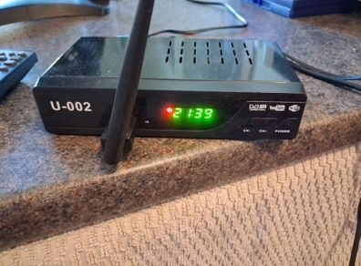 U-002 DVBT2 Receiver (perfect for saorview)